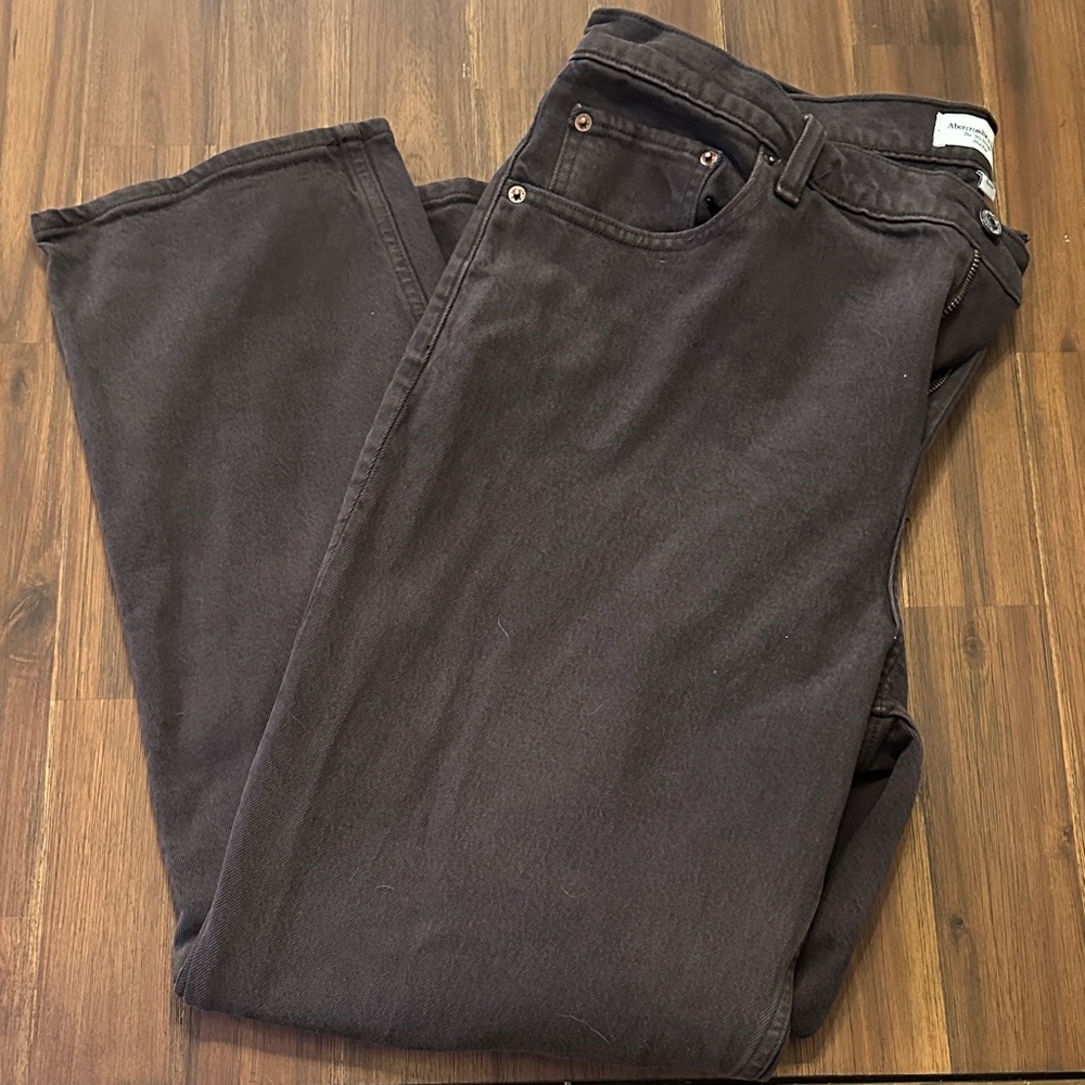 Abercrombie The 90’s Straight Mid Rise Size 14 Short